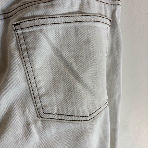 EILEEN FISHER Sz 8 Soft Denim Contrasting Stitch Slim Leg Mid-Rise Jeans - Picture 9 of 12